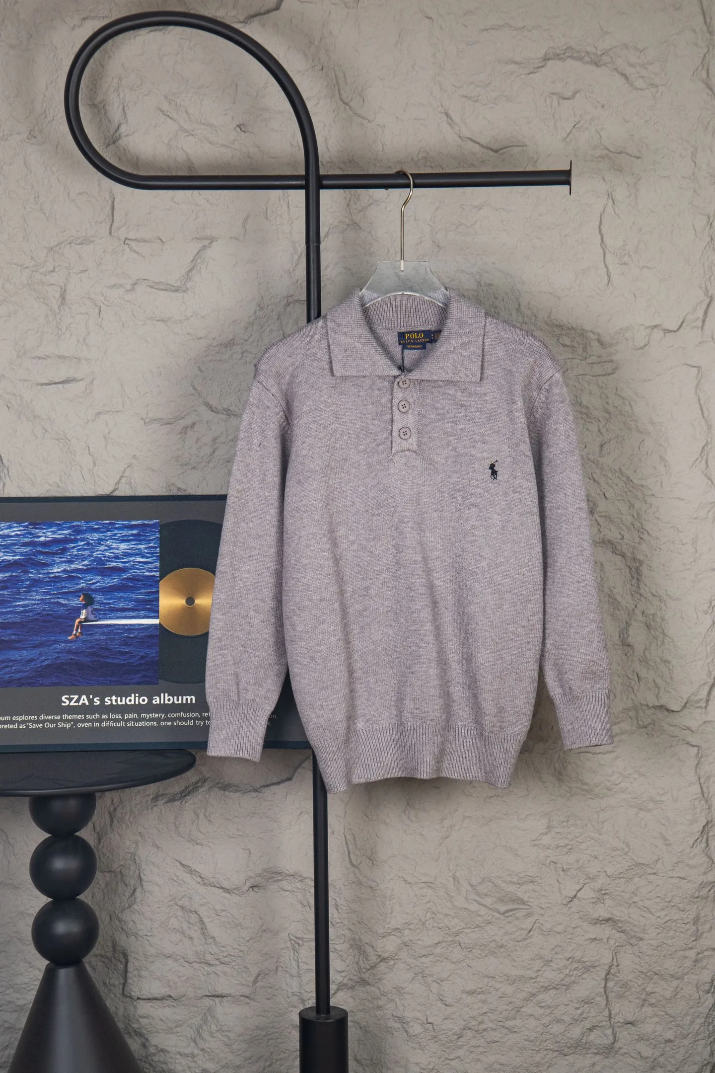 P240 2025 Ralph Lauren #ootddailywear #Autumn and winter sweater #Knitted sweater outfit #ralph lauren sweater #Can be worn by both men and women I finally waited until the Ralph men’s twist sweater half-button chest shirt was put on and it’s finally here! The hottest half-zip sweater! Limited editions every year, there won’t be many models in the store! Ralph Lauren men's half-button sweater has a really nice shape. It can be worn alone or as a coat. It can be worn outside or worn with a shirt~100% pure cotton. #Practical wear. Color, white, navy blue, khaki, gray, size S to Limited editions every year, there won’t be many models in the store! Ralph Lauren men's half-zip twist sweater [Fire R] has a really nice shape. It can be worn alone or as a jacket. It can be worn inside or outside, or it can be worn with a shirt inside ~ 100% pure cotton #Practical wear,, style number, 8023. Color, white, navy blue, khaki, gray, size S to XL